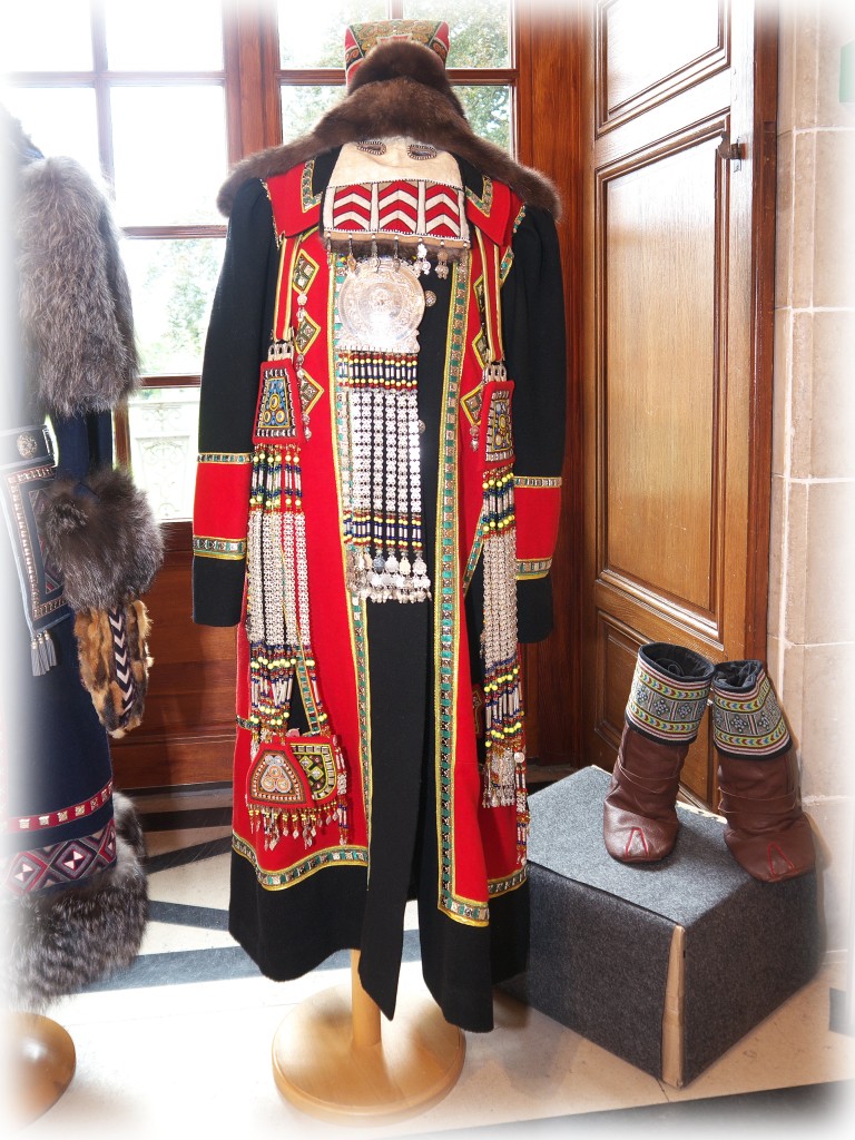 venera-makarova-set-of-yakut-womans-festive-dress