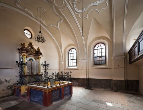 Synagogue Luže_01